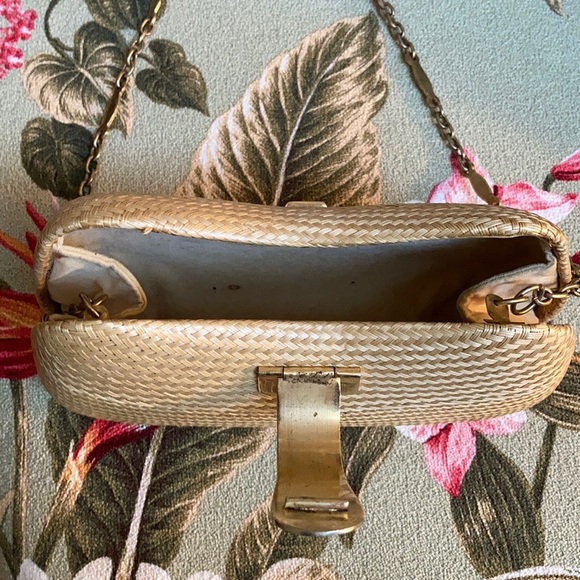 ***SOLD***vintage clutch purse - Picture 2 of 4